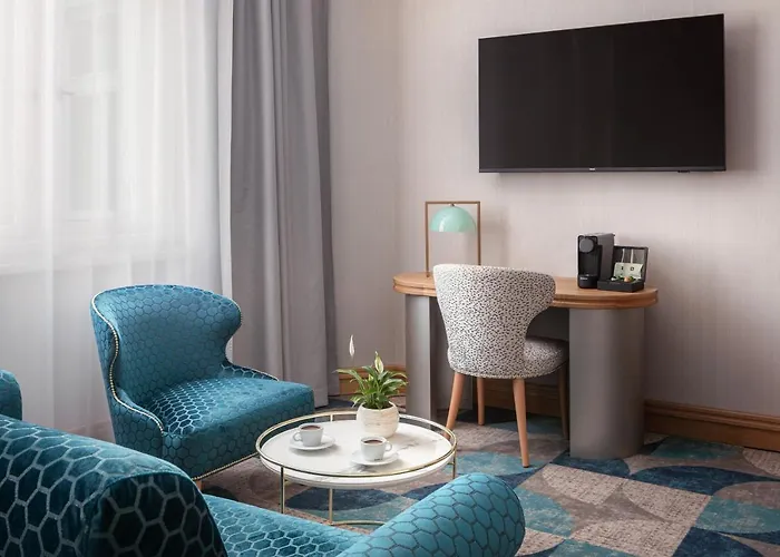 Hotell Allure & 4*