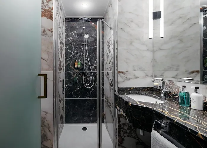 Allure & Hotell 4*