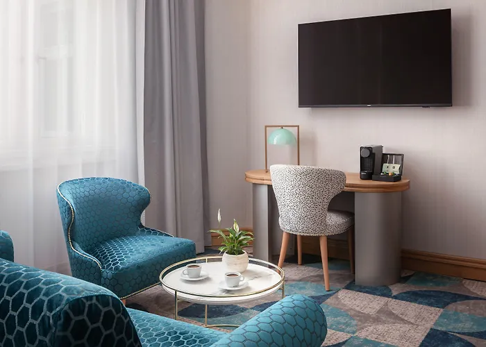 Hotell Allure & 4*